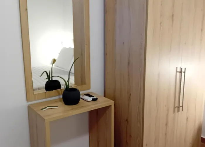 Thoma's Seaside Apartment *